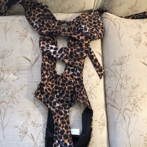 Leopard print sexy swimsuit